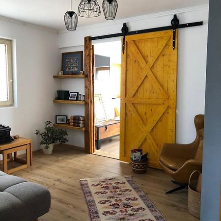 Nantucket Guesthouse Vrbas Bagian luar foto