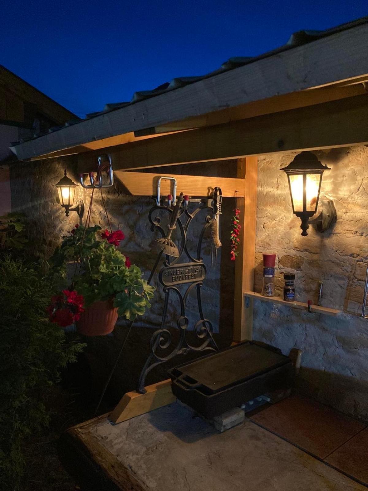 Nantucket Guesthouse Vrbas Bagian luar foto